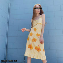 Load image into Gallery viewer, Vintage 1990&#39;s Hibiscus Sundress M
