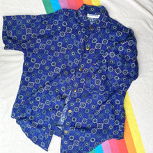 Load image into Gallery viewer, Vintage 1990&#39;s Blue Medallion Button Down L