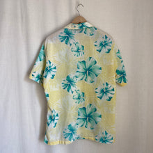 Load image into Gallery viewer, Vintage Hawaiian Shirt Sz L