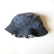 Load image into Gallery viewer, Vintage 1990&#39;s Reversible Bucket Hat