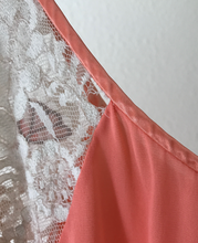 Load image into Gallery viewer, Vintage Peach Nightgown M
